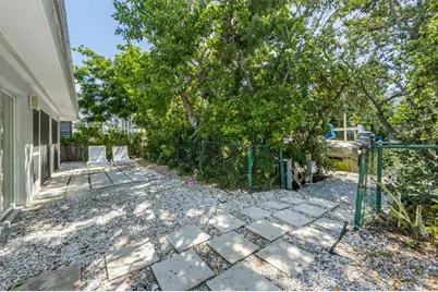 413 Poinsettia Road, Anna Maria, FL 34216 - Photo 25