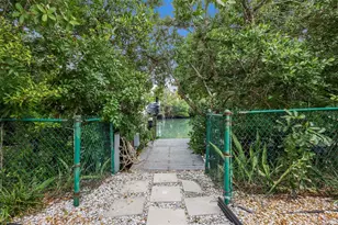 413 Poinsettia Rd, Anna Maria, FL 34216 - Photo 35