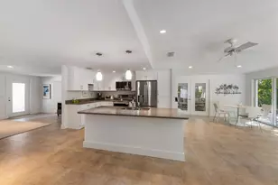 413 Poinsettia Rd, Anna Maria, FL 34216 - Photo 9