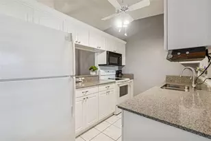 2911 74th St W, Bradenton, FL 34209 - Photo 9