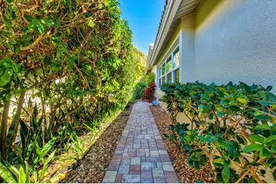 4706 Dundee Drive, Bradenton, FL 34210 - Photo 3