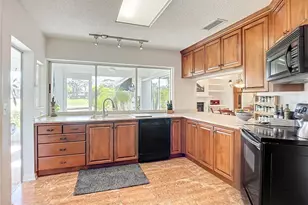 3870 Torrey Pines Blvd, Sarasota, FL 34238 - Photo 9