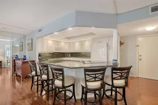 800 Benjamin Franklin Dr, Sarasota, FL 34236 - Photo 7