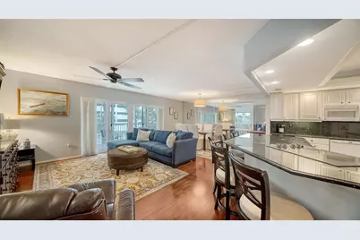 800 Benjamin Franklin Drive #202, Sarasota, FL 34236 - Photo 5