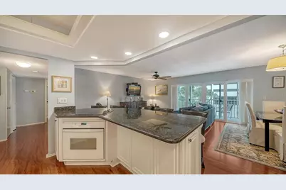 800 Benjamin Franklin Drive #202, Sarasota, FL 34236 - Photo 11