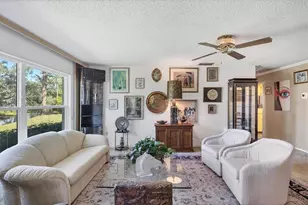 4101 Center Gate Blvd, Sarasota, FL 34233 - Photo 7