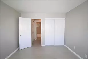 3001 Bee Ridge Rd, Sarasota, FL 34239 - Photo 7