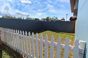 3001 Bee Ridge Rd, Sarasota, FL 34239 - Photo 19