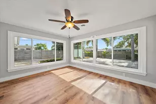 2426 Tangerine Dr, Sarasota, FL 34239 - Photo 27