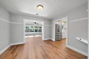 2426 Tangerine Dr, Sarasota, FL 34239 - Photo 23