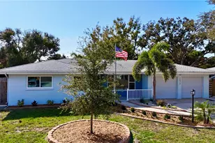 2426 Tangerine Dr, Sarasota, FL 34239 - Photo 3