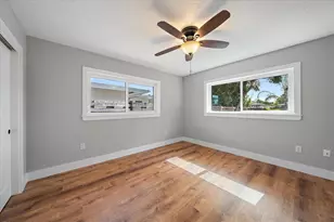 2426 Tangerine Dr, Sarasota, FL 34239 - Photo 31