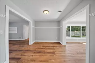 2426 Tangerine Dr, Sarasota, FL 34239 - Photo 21