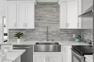 6531 2nd Ave S, Saint Petersburg, FL 33707 - Photo 5