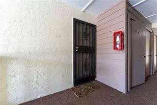 646 Bird Bay Dr E, Venice, FL 34285 - Photo 5