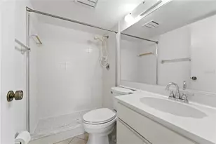 646 Bird Bay Dr E, Venice, FL 34285 - Photo 27