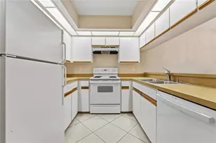 646 Bird Bay Dr E, Venice, FL 34285 - Photo 19