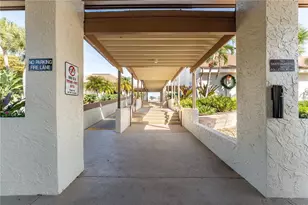 646 Bird Bay Dr E, Venice, FL 34285 - Photo 47