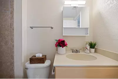 960 Highland Street #B2, Sarasota, FL 34234 - Photo 7