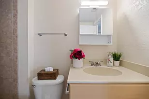 960 Highland St, Sarasota, FL 34234 - Photo 7