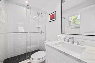 3016 Gulf Dr, Holmes Beach, FL 34217 - Photo 23