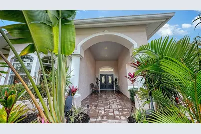 8117 Misty Oaks Boulevard, Sarasota, FL 34243 - Photo 15