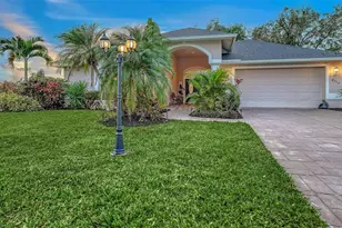8117 Misty Oaks Blvd, Sarasota, FL 34243 - Photo 7
