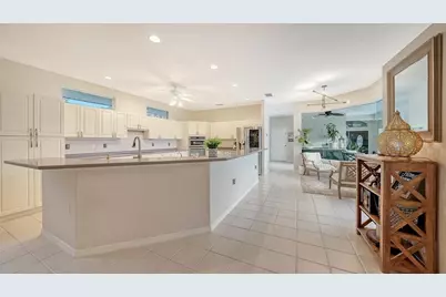 8117 Misty Oaks Boulevard, Sarasota, FL 34243 - Photo 29