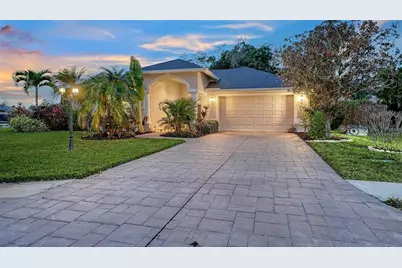 8117 Misty Oaks Boulevard, Sarasota, FL 34243 - Photo 9
