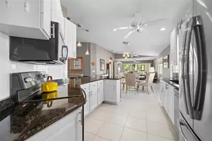 7662 Pesaro Dr, Sarasota, FL 34238 - Photo 5