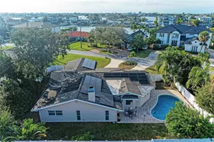 411 Harbor View Ln, Largo, FL 33770 - Photo 39