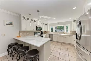 411 Harbor View Ln, Largo, FL 33770 - Photo 15