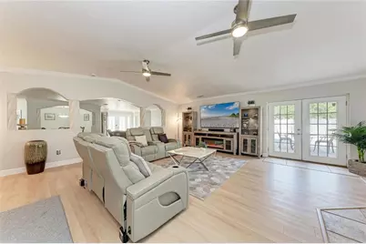 411 Harbor View Lane, Largo, FL 33770 - Photo 13