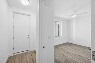 1703 N Tamiami Trl, Sarasota, FL 34234 - Photo 7