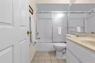 922 Capri Isles Blvd, Venice, FL 34292 - Photo 19
