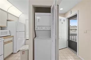 922 Capri Isles Blvd, Venice, FL 34292 - Photo 37