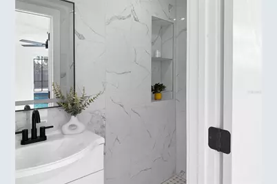 5010 Lahaina Drive, Sarasota, FL 34232 - Photo 13