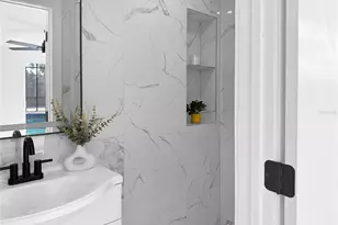 5010 Lahaina Dr, Sarasota, FL 34232 - Photo 13