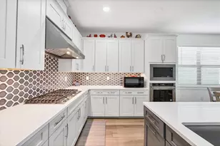 18500 Midsummer Pl, Venice, FL 34293 - Photo 11