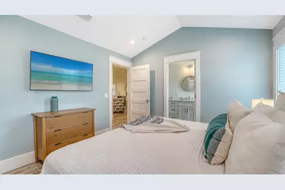 2175 Avenue A, Bradenton Beach, FL 34217 - Photo 57
