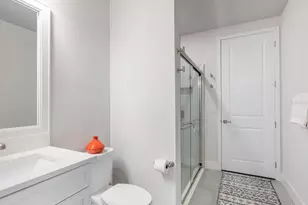 451 Wingfield Dr, Sarasota, FL 34237 - Photo 27