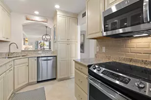 240 Santa Maria St, Venice, FL 34285 - Photo 5