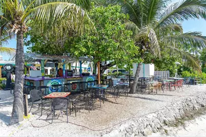 2206 Avenue A, Bradenton Beach, FL 34217 - Photo 95