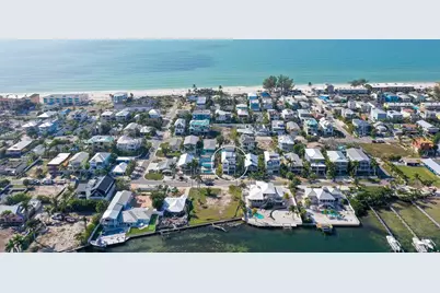 2206 Avenue A, Bradenton Beach, FL 34217 - Photo 63