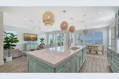 2206 Avenue A, Bradenton Beach, FL 34217 - Photo 21