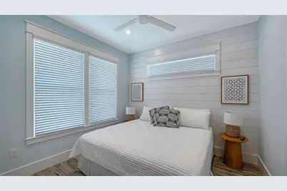 2206 Avenue A, Bradenton Beach, FL 34217 - Photo 45