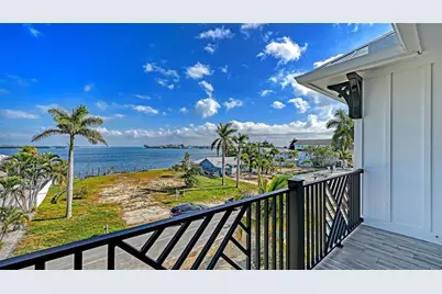 2206 Avenue A, Bradenton Beach, FL 34217 - Photo 15