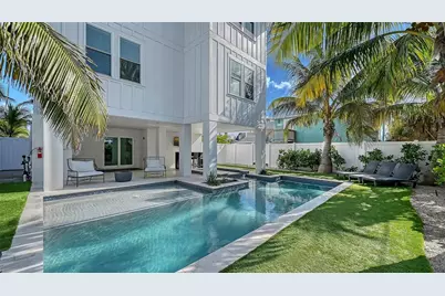 2206 Avenue A, Bradenton Beach, FL 34217 - Photo 5