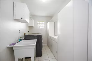 925 NE 4th Ave, Cape Coral, FL 33909 - Photo 21