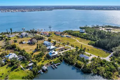 898 Bayshore Drive, Terra Ceia, FL 34250 - Photo 5